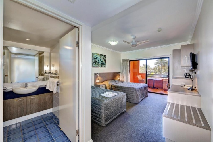 Standard Twin room with ocean view