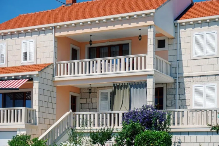 Apartment with balcony and with view