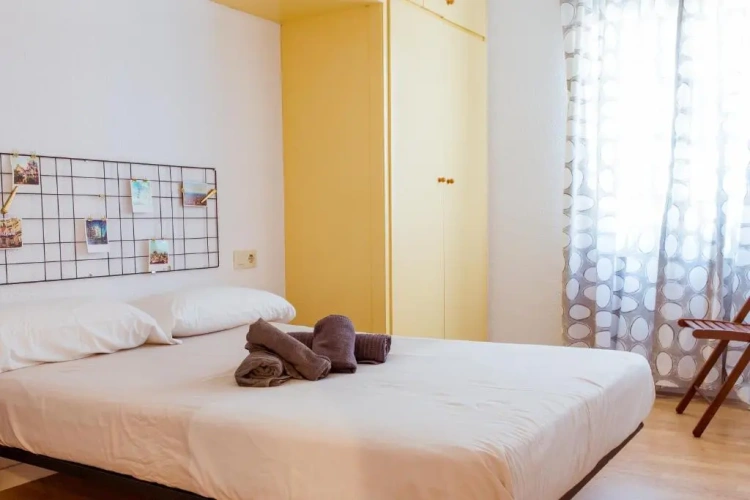 2 Bedrooms Apartment