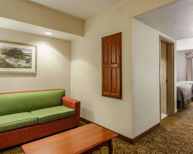 Quadruple Suite