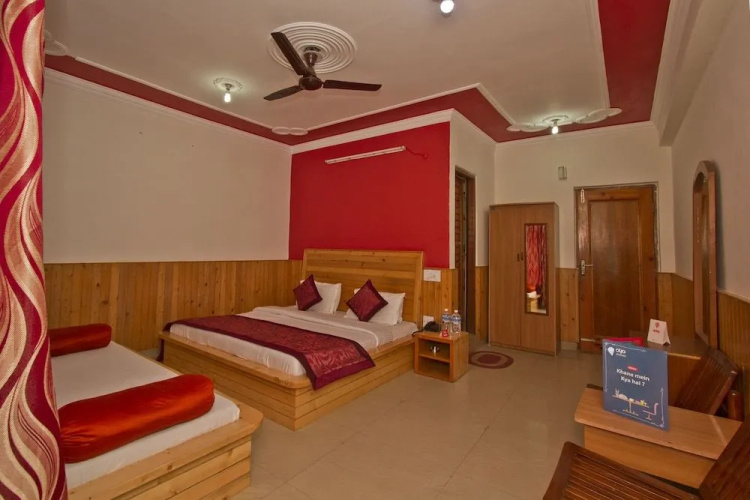 OYO 4605 Hotel Aakarsh
