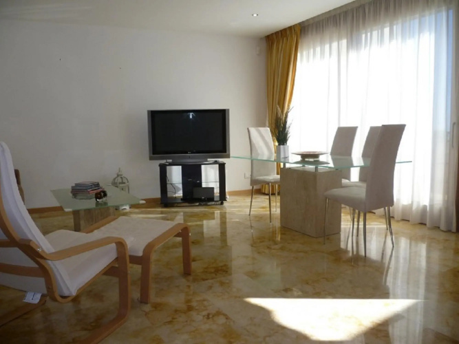 21387 - Fine Duplex Apartment – Near Beach