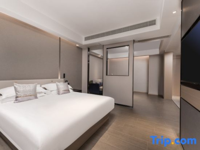 Superior Single Suite