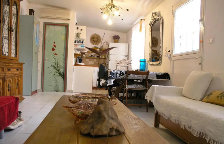 Beachfront self-catering studios in Psatha Bay - 60km from Athens