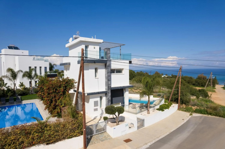 Seaside Luxury Villa