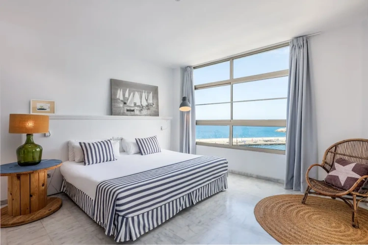 Deluxe Suite with balcony