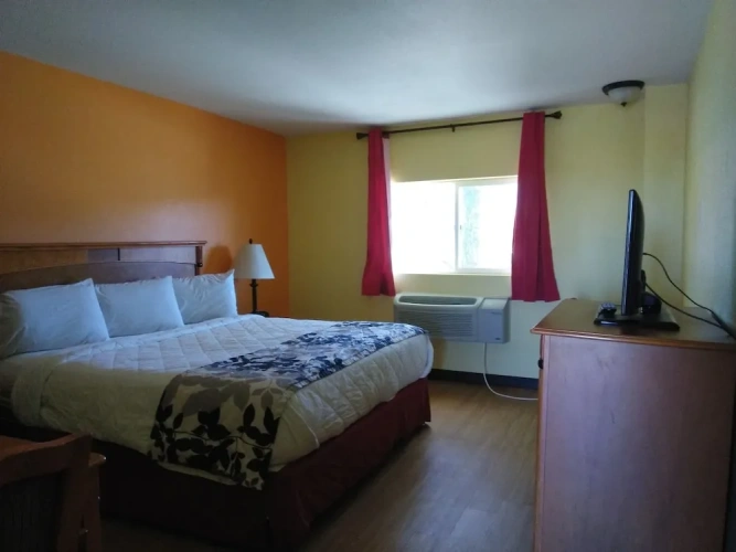 Standard Quadruple room with view