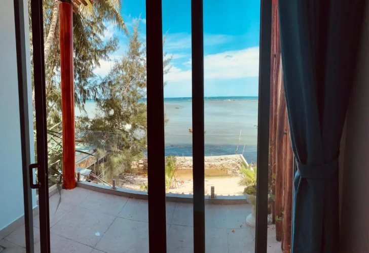 Aurora Beach House