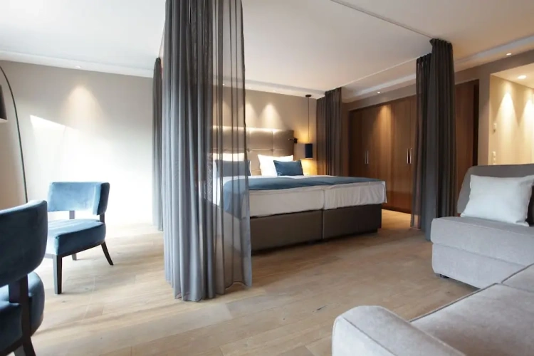 1 Bedroom Deluxe room with balcony
