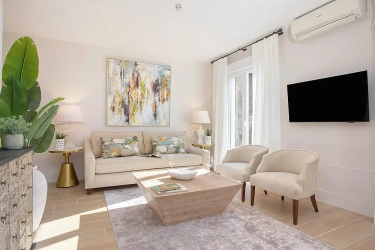 2 Bedrooms Apartment with balcony