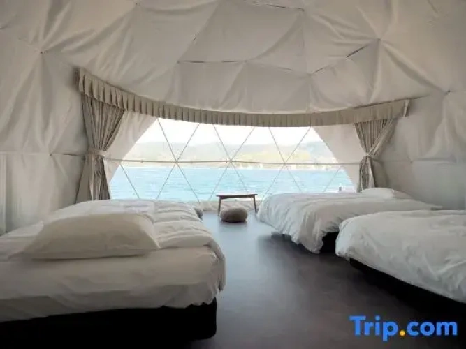 Standard Triple room with ocean view