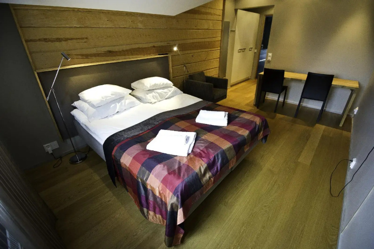 Levi Suites Unna Mànnu