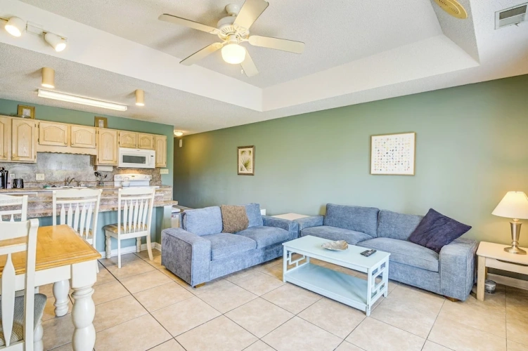 2 Bedrooms Apartment