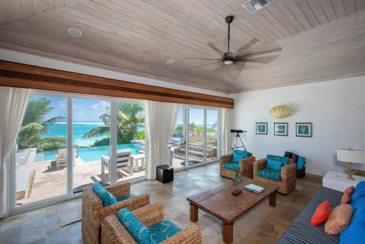 Caribbean Dream: Luxurious Villa With Private Beach Access