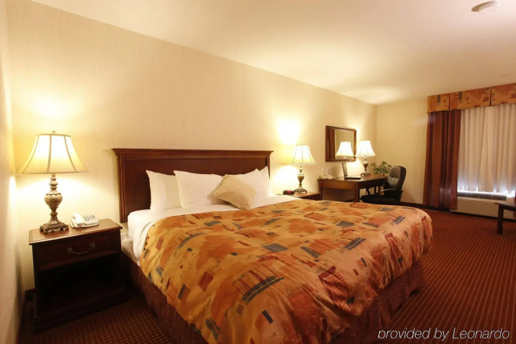 Pomeroy Inn and Suites Chetwynd