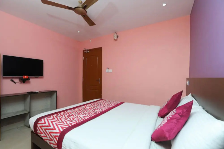 Collection O 6637 Udayees Hotel Bvn Grand