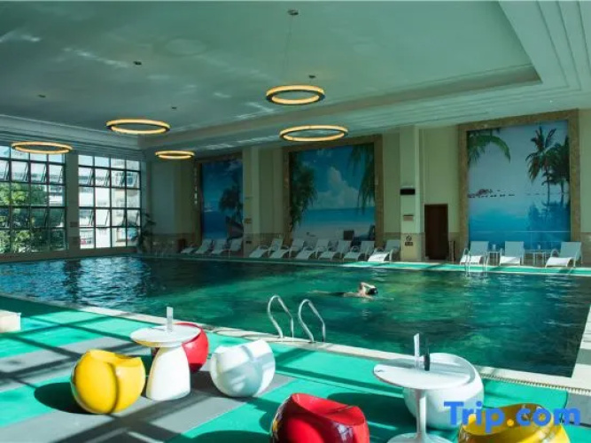 Hualong Hotel
