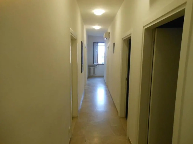 4 Bedrooms Apartment