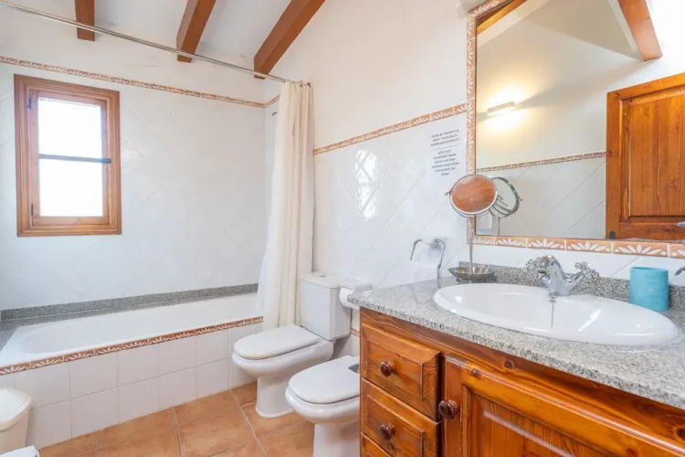 Reynes in Mallorca With 3 Bedrooms and 2 Bathrooms