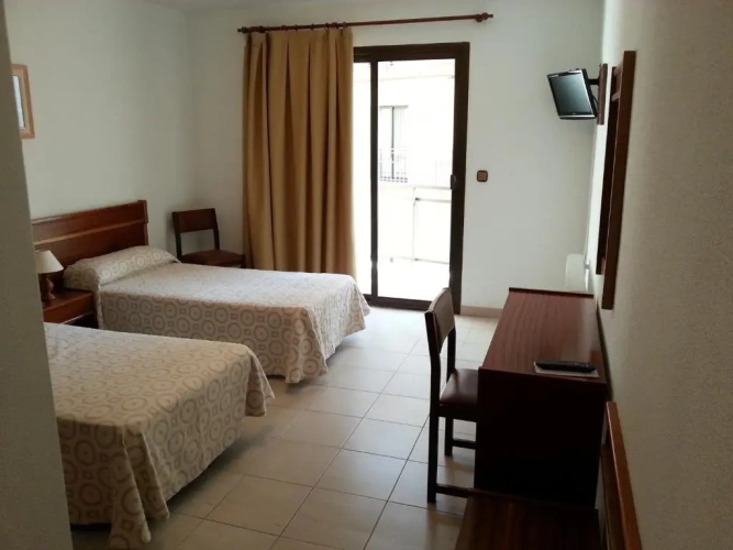 Standard Triple room