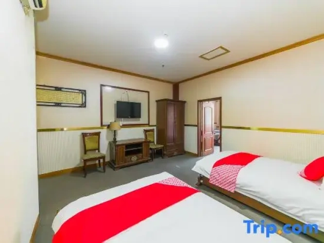 Quadruple Suite