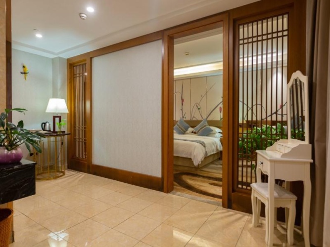 Deluxe Suite