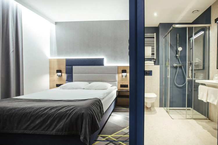 Air Hotel