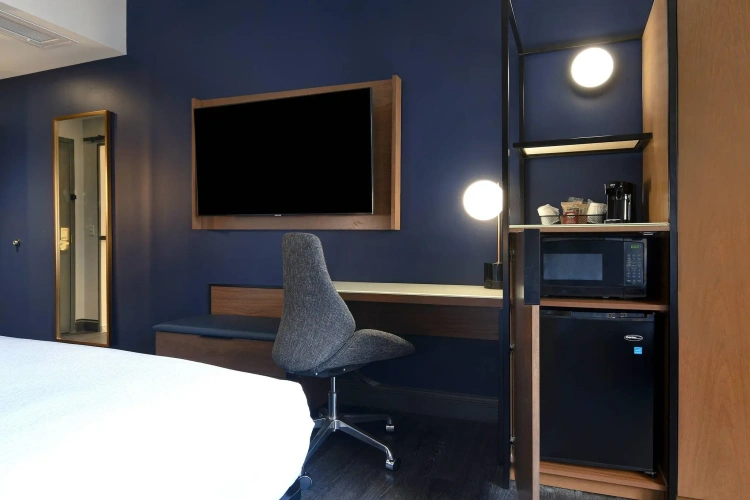 Standard Double room with city view