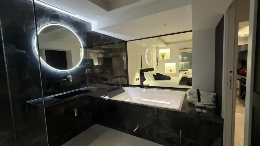 Coco Noir Luxury Villa