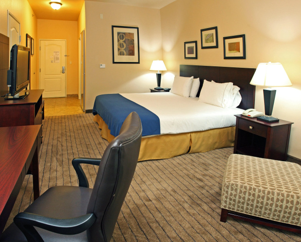 Holiday Inn Express & Suites Marshall by IHG
