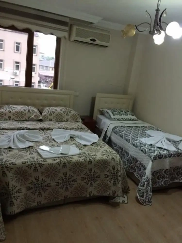 Standard Triple room