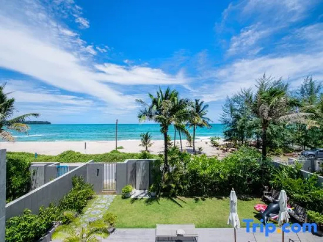 Beachfront Residences - Stunning Sea and Lake View