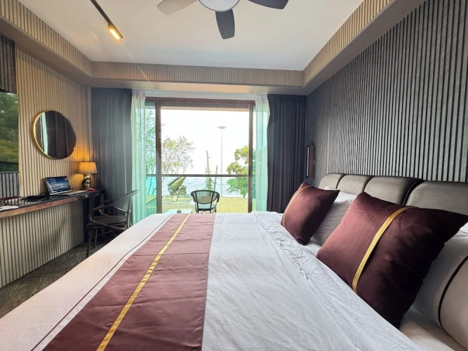 Premier room
