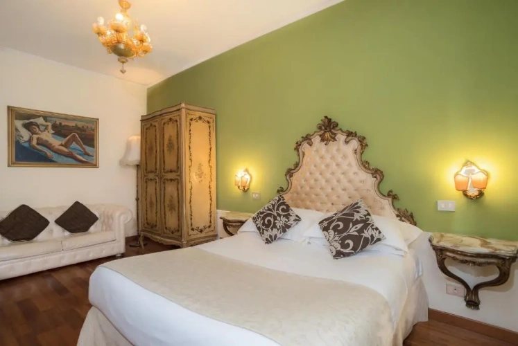 Superior Triple room