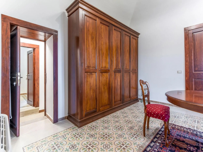 Lavish Sicilian Villa With Pool