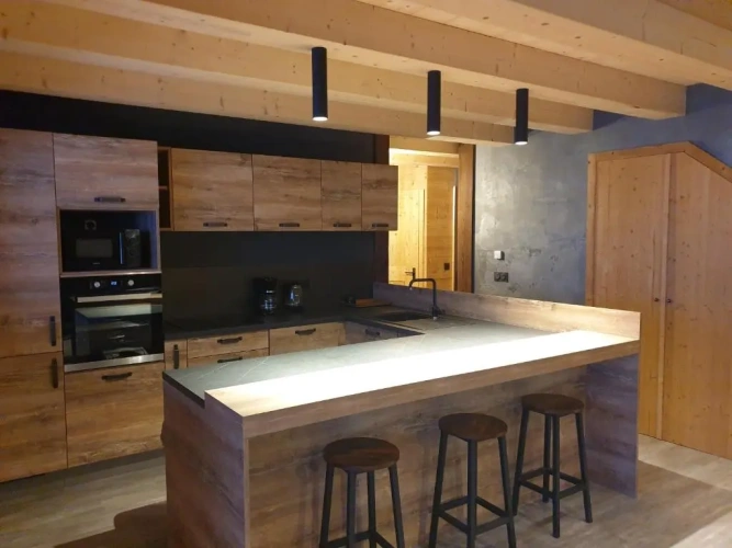 3 Bedrooms Sextuple Apartment