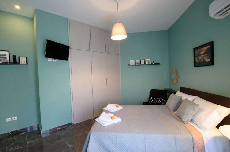 Smart renovated studio downtown Athens