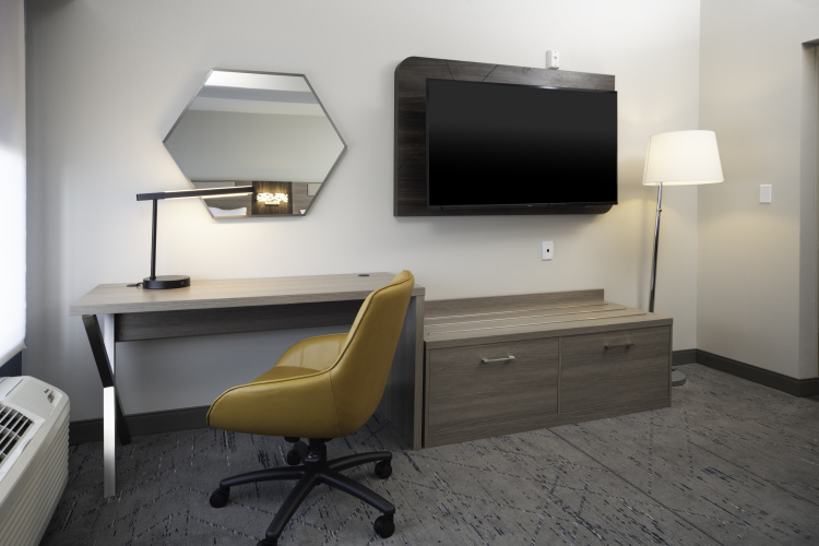 HOLIDAY INN EXPRESS & SUITES INDIANAPOLIS - EAST by IHG