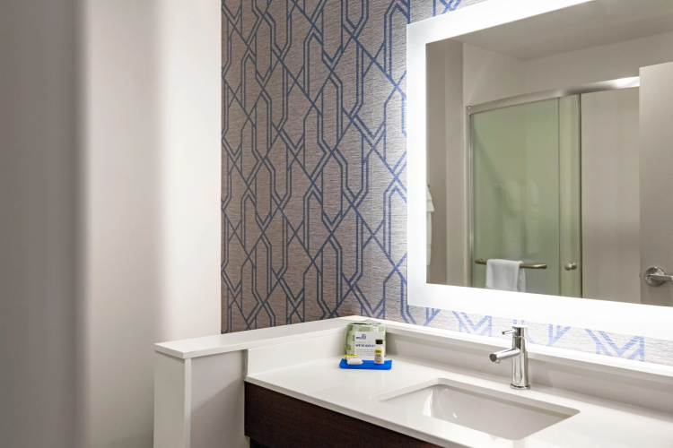 Holiday Inn Express & Suites Sanford photo 9