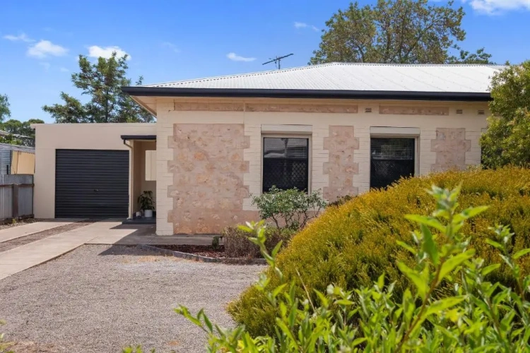 3 Bedrooms Cottage