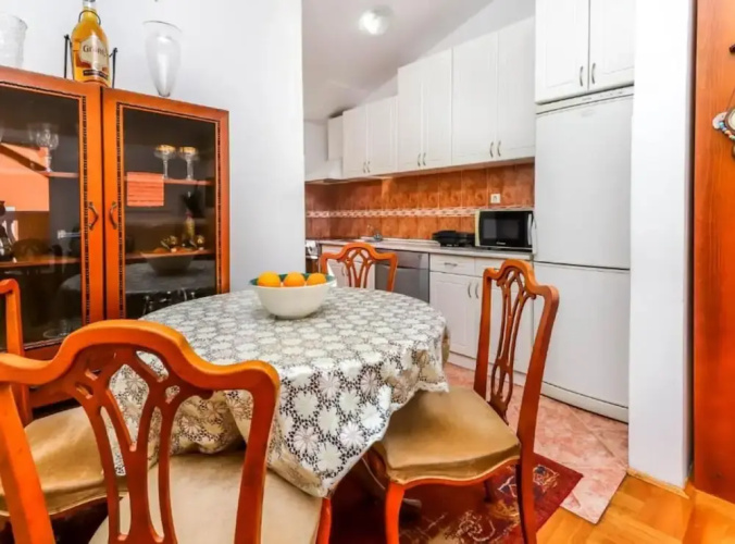 Relaxing Apartment on Budva Coastline