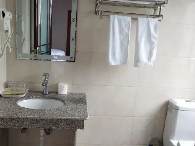 Mengcheng Jiayue Hotel