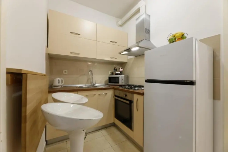 2 Bedrooms Apartment