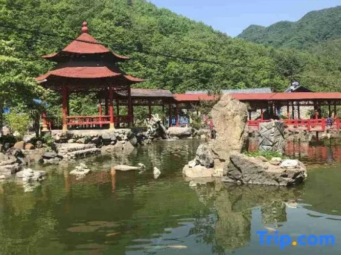 Zhoufu Manor