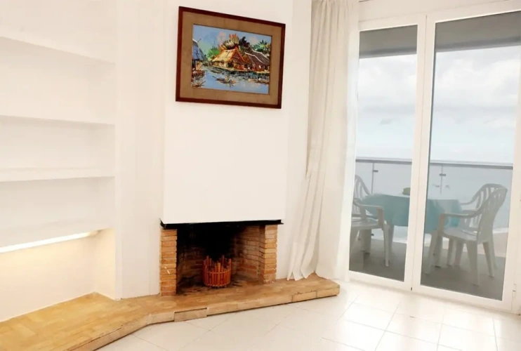 3 Bedrooms Apartment