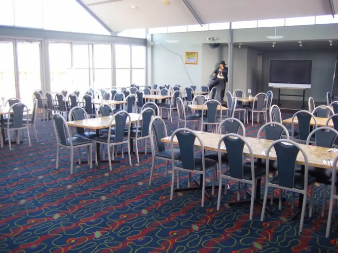 Christies Beach Hotel