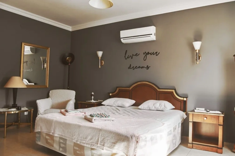 Comfort room