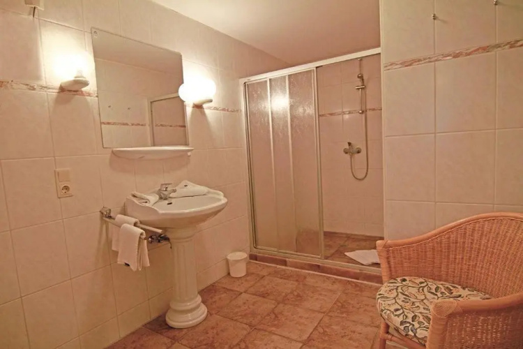 Haus-Meisennest-Wohnung-Star