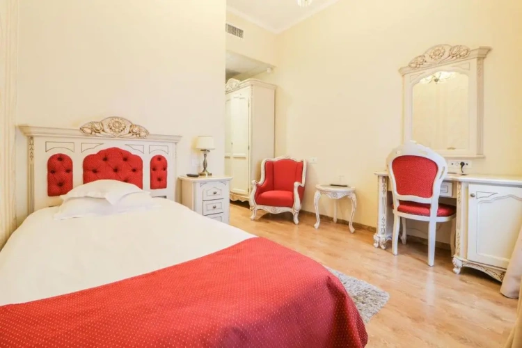 Standard Twin room with balcony