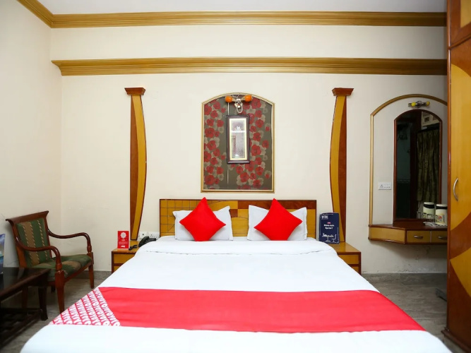 OYO 26647 Minar Hotel